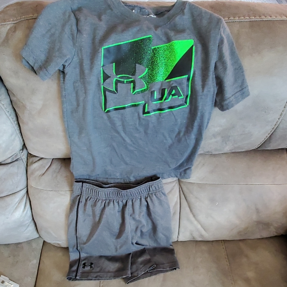 Boys UA outfit